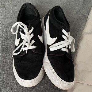 Nike Black and White Sneakers 8